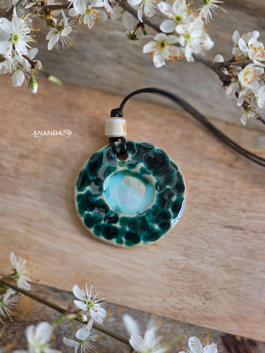 WISIOR CERAMICZNY PERSKIE OKO